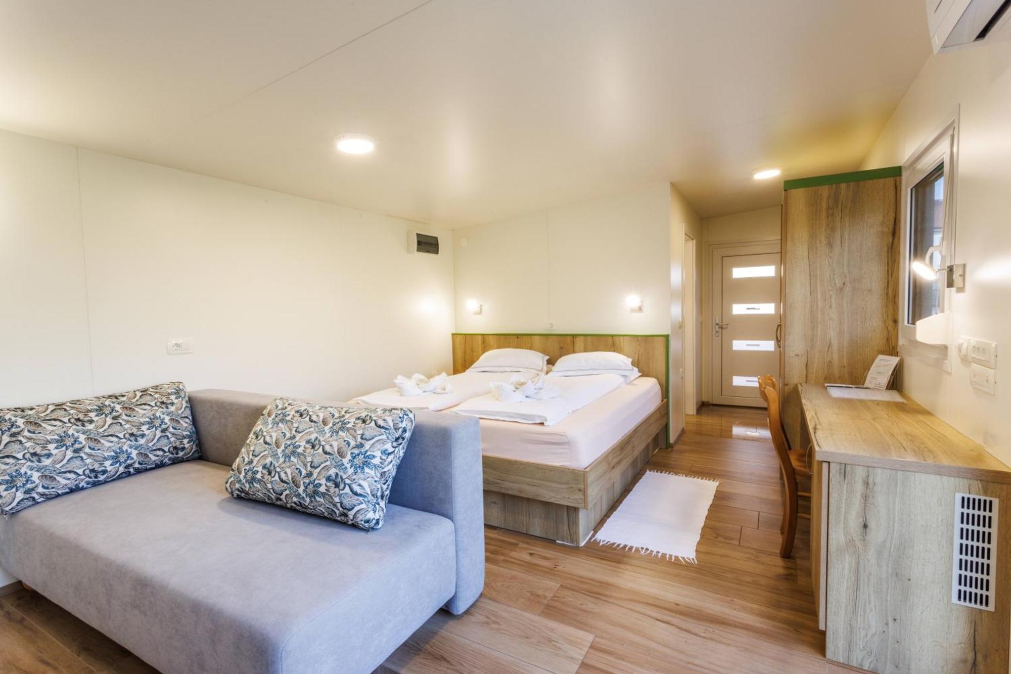 מלון Dol pri Ljubljani Mobile House Vegov Hram מראה חיצוני תמונה